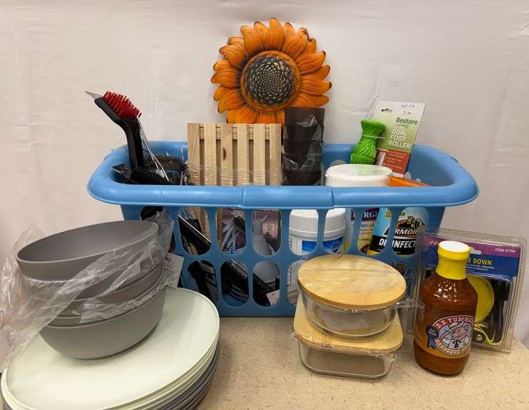 Laundry Basket, Quaker Steak GC (Sunflower)